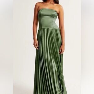 Abercrombie & Fitch Giselle Drop-Waist Maxi Dress in Green